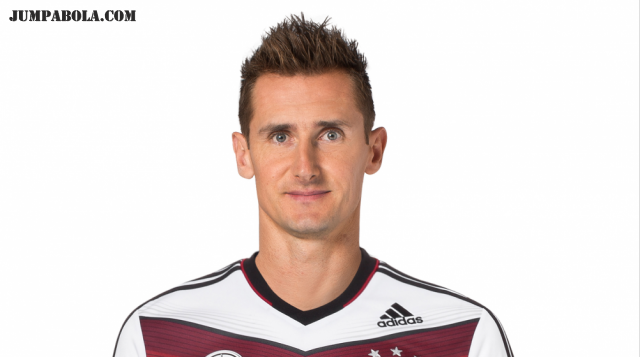 Mengenang Hattrick Miroslav Klose di Partai Pembuka Piala Dunia 2002